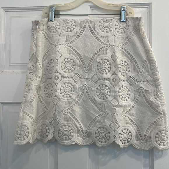 Abercrombie & Fitch White Lace Mini Skirt - Picture 2 of 6